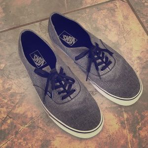 Vans authentic skate shoe